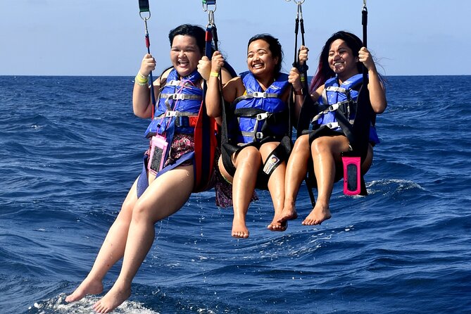 Parasailing in Waikiki from Oahu Hawaii - The ocean dip is worth requesting