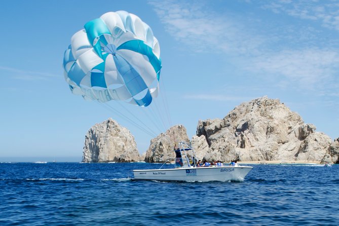 Parasailing Los Cabos Adventure - How the crew handles first-timers