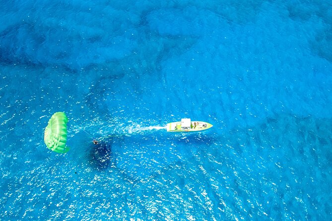 Parasailing on Maunalua Bay- Oahu's off Waikiki Playground - The safety briefing and boat launch