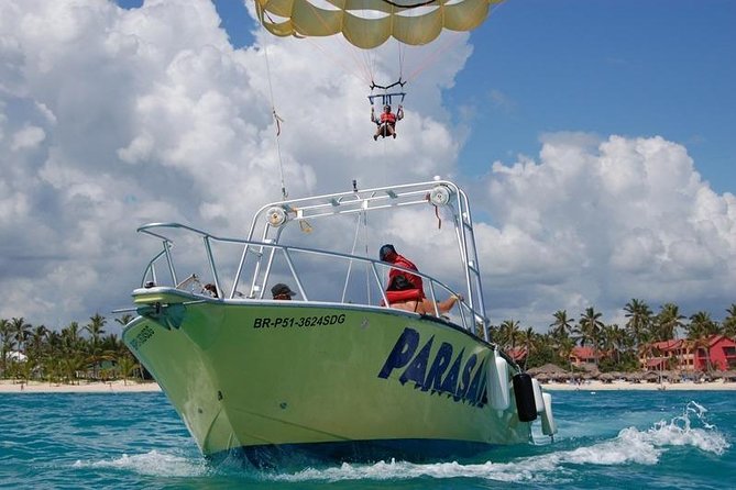 Parasailing Punta Cana - The speedboat ride and the parasail launch