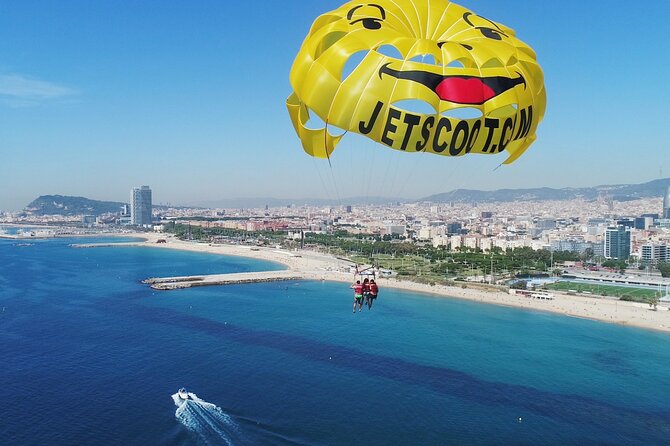 Parasailing Tour en Barcelona - The boat ride and takeoff