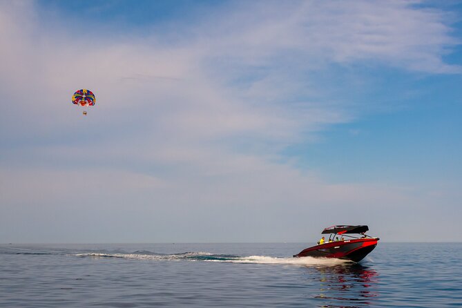 Parasailing Tour en Barcelona - The Barceloneta view from above