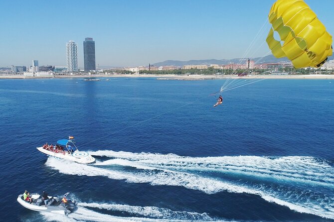 Parasailing Tour en Barcelona - Safety, comfort, and access