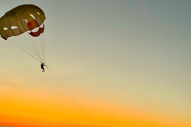 Parasailing tour in Al Mouj Muscat - Rising 150 meters above the Muscat coast