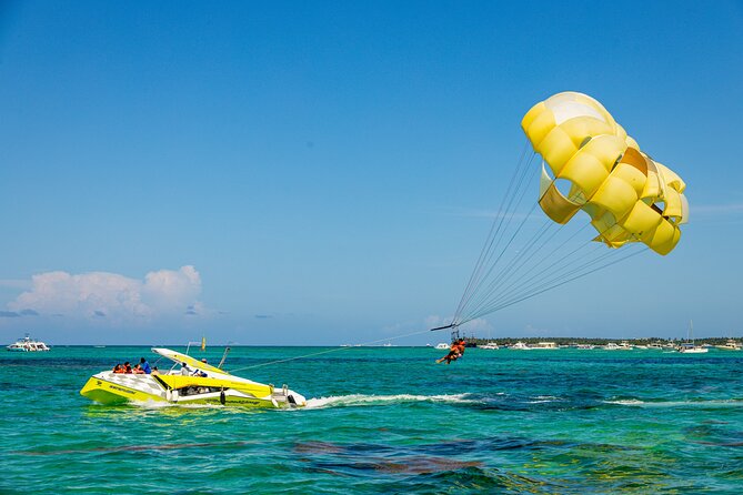 Parasailing Yacht Experience in Punta Cana - Drinks, music, and photographs