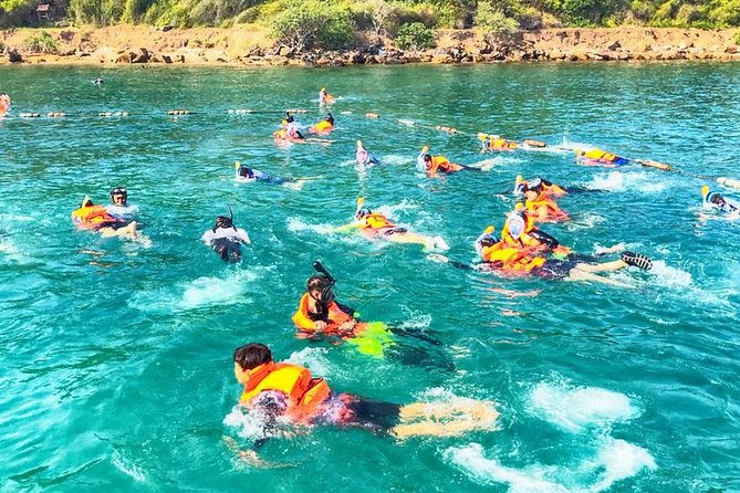 Pattaya : Coral Island Full Day Tour with Snorkeling, Jetski and Parasailing - Parasailing above Coral Island