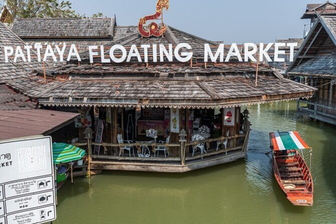 Pattaya Coral Island Snorkeling Banana Boat Parasailing Jet SKi - Three hours around Coral Island