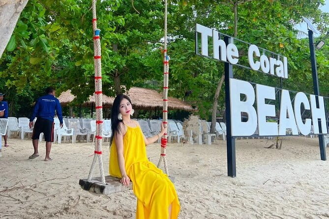 Pattaya Coral Island Snorkeling Banana Boat Parasailing Jet SKi - The speedboat ride and group size