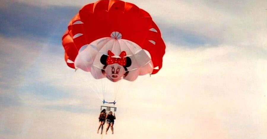 Puerto del Carmen: 10-Minute Parasailing Expereince - Taking off from Puerto del Carmen
