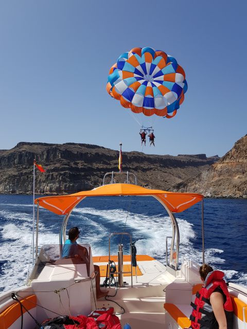 Puerto Rico de Gran Canaria : Parasailing - Taking off from Puerto Rico’s commercial dock