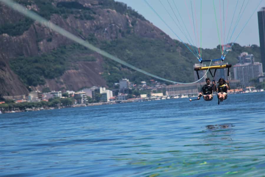 Rio de Janeiro: 2-Hour Boat Trip with Parasailing - Takeoff, landing, and the chance of getting wet
