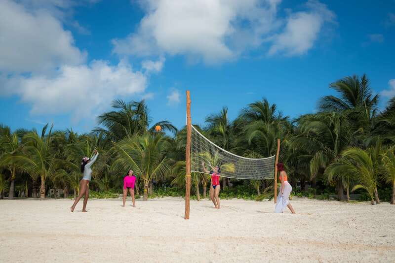 Riviera Maya: Parasailing Tour with Beach Club Access - Key points to know before you book