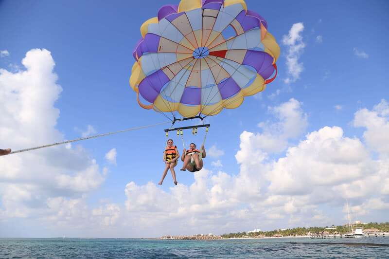 Riviera Maya: Parasailing Tour with Beach Club Access - Should you book it?