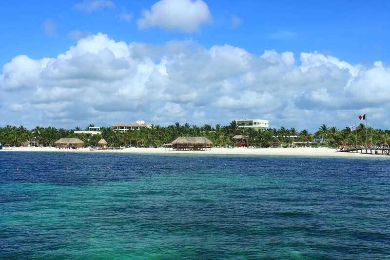 Riviera Maya: Parasailing Tour with Beach Club Access - Who will enjoy this most