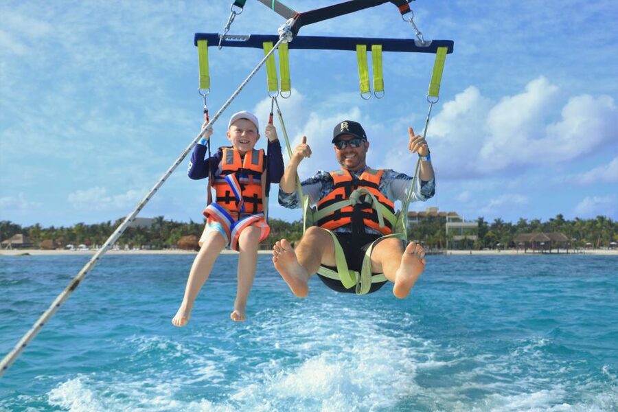 Riviera Maya: Parasailing Tour with Beach Club Access - Practical ways to make the outing smoother
