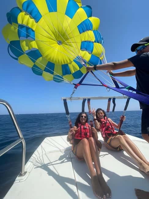 Santorini: Parasailing ExperiencePerissa,Perivolos,St.George - Two passengers, 350 feet, and a wide view