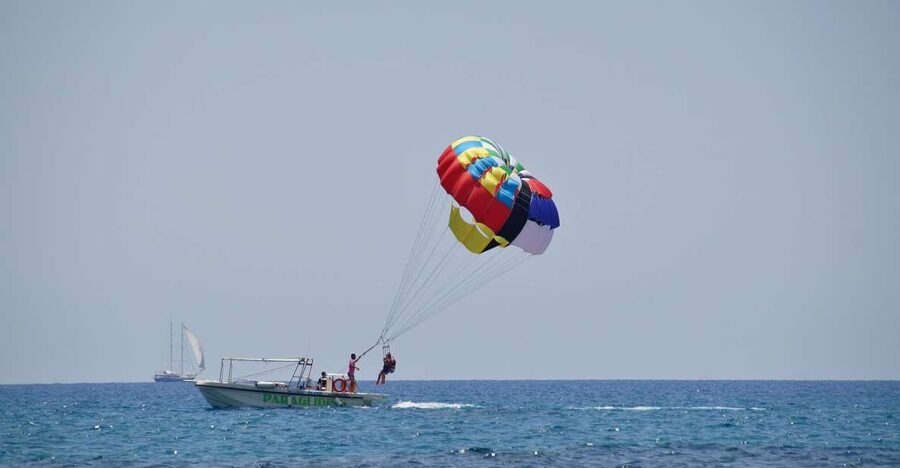 Santorini: Parasailing Flight Experience at Black Beach - My booking advice