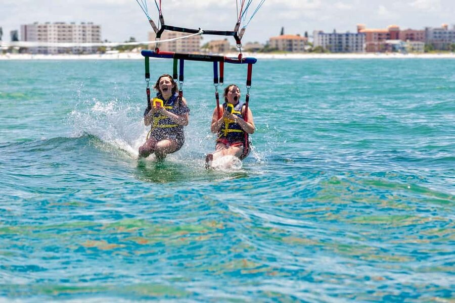St. Petersburg, Florida: Parasailing Experience - Wet Landing or Dry Return