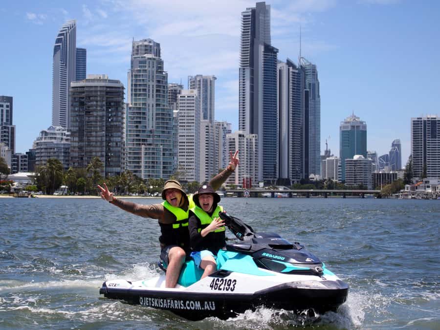 Surfers Paradise: Parasailing and Jet Ski Tour Package - Changing from Surfers Paradise to Main Beach