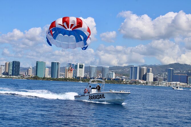 Waikiki and Diamond Head Parasailing Experience - Crew attitude is part of what you are buying